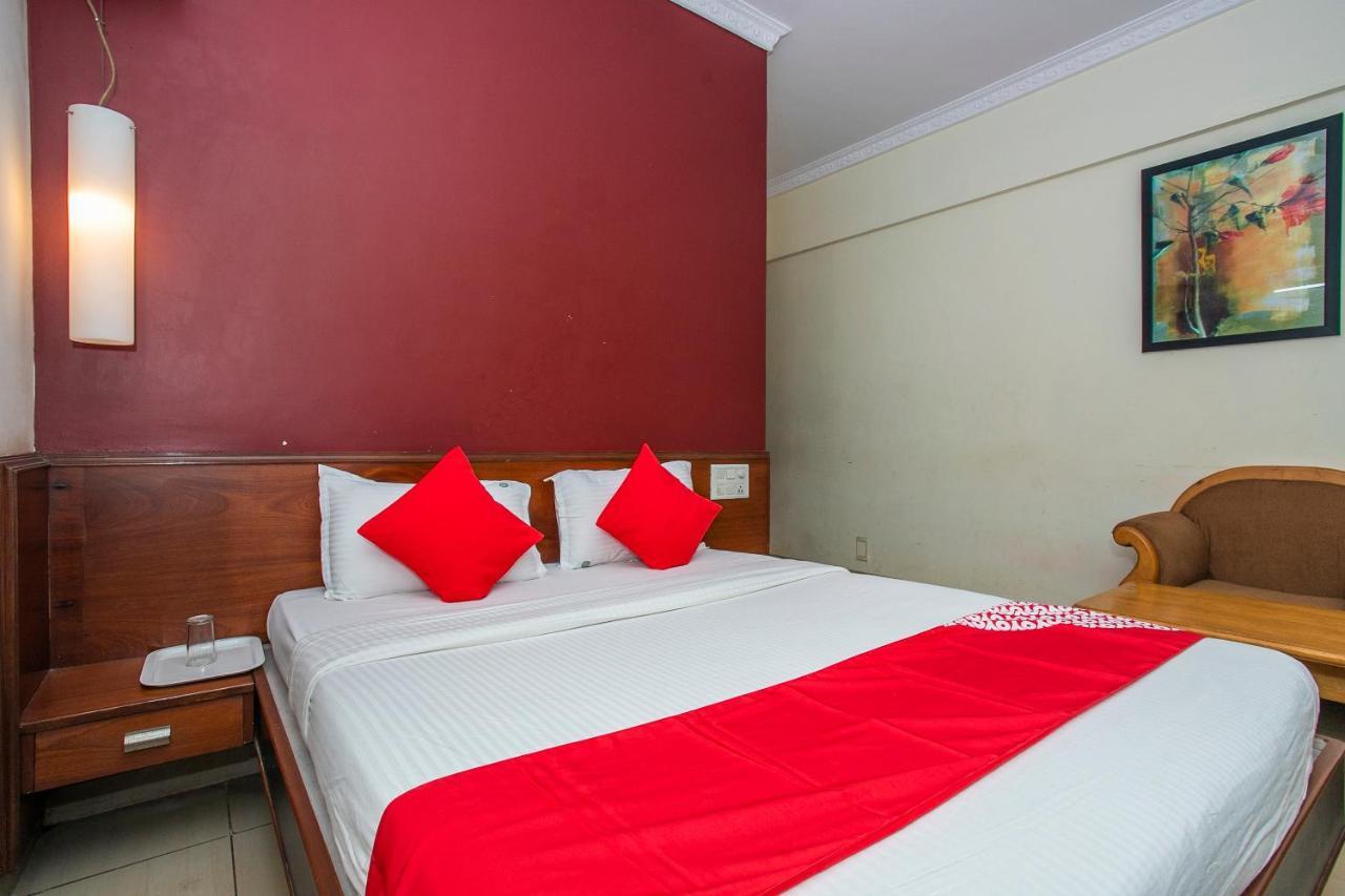 Hotel Oyo 18762 Vaishnavi Residency Bangalore Exterior foto