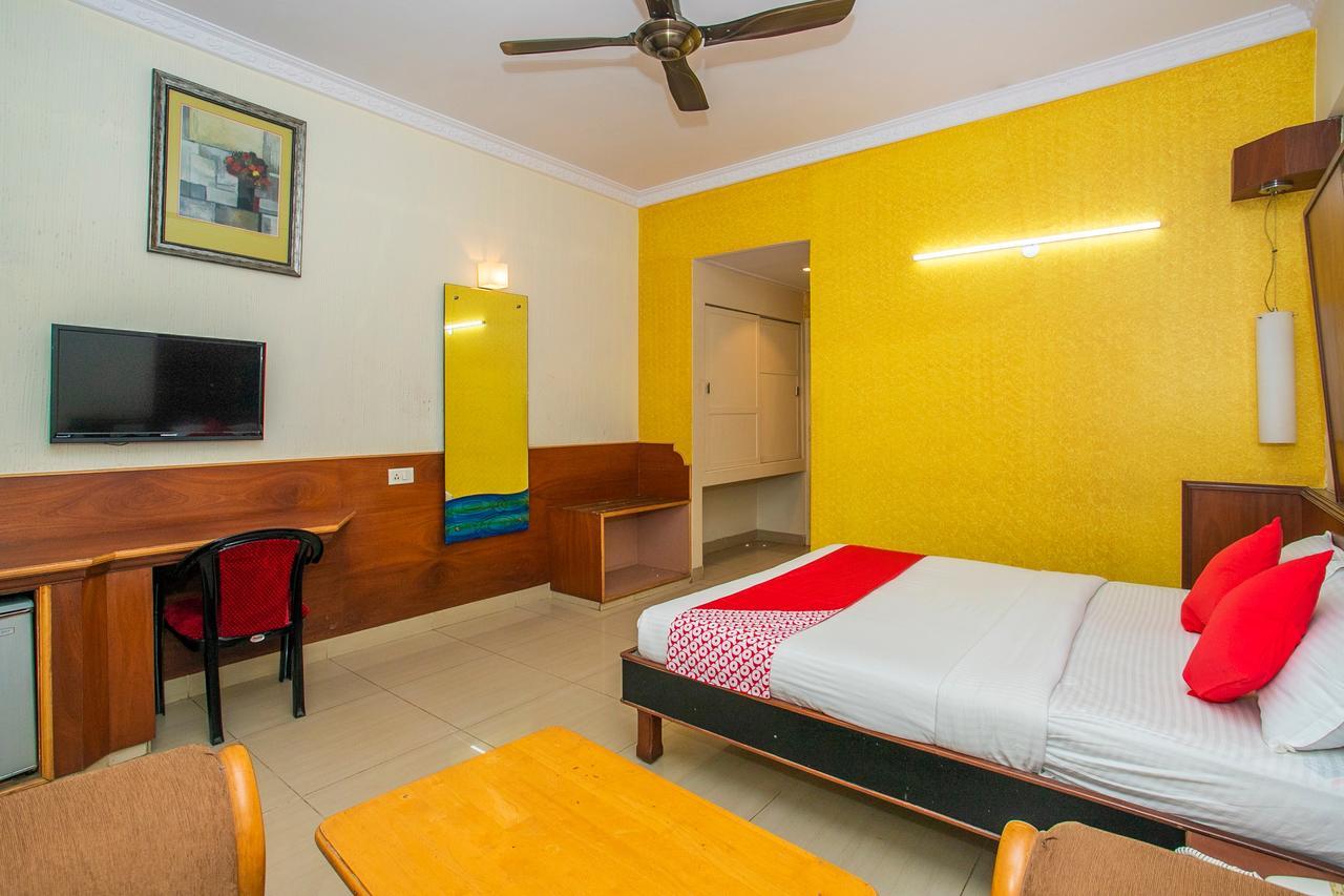 Hotel Oyo 18762 Vaishnavi Residency Bangalore Exterior foto