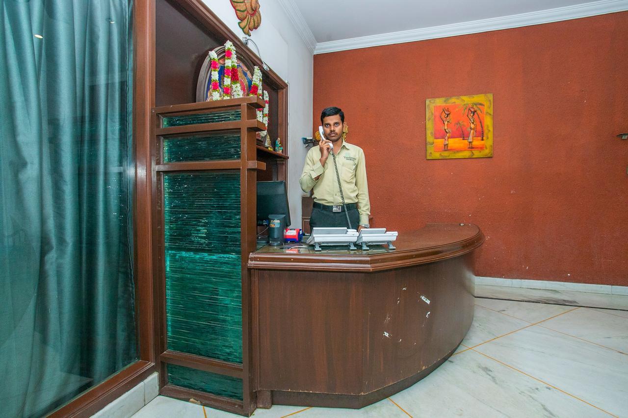 Hotel Oyo 18762 Vaishnavi Residency Bangalore Exterior foto